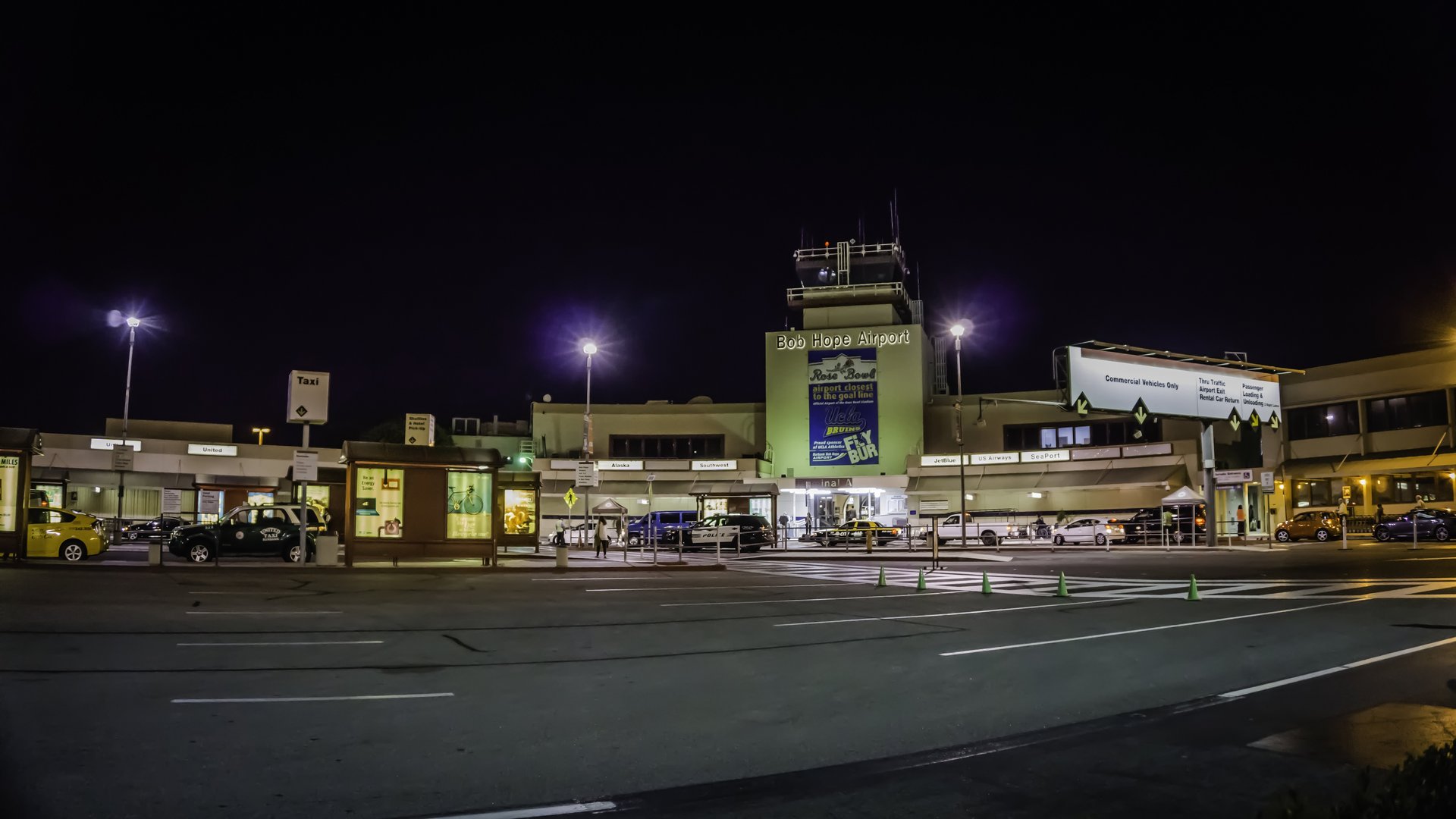Hollywood Burbank (Bob Hope) Airport terminal lit up at night